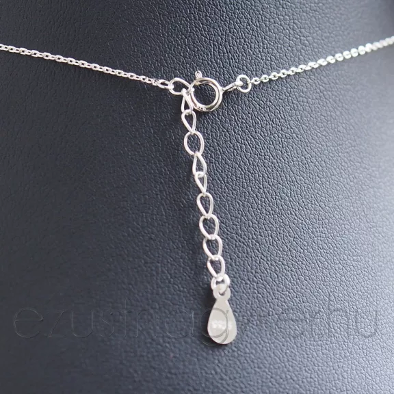 Ezüst szívben szív medál nyakláncon