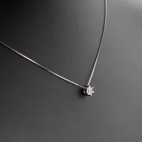 Cirkónia ékkő ezüst nyakláncon