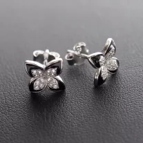 Fekete zománcos cirkónia virág fülbevaló