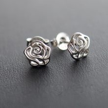Rózsa - áttört mintás ezüst bedugós fülbevaló