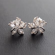 Navett hullám cirkónia köves ezüst fülbevaló