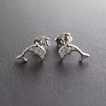 Delfin ezüst fülbevaló 