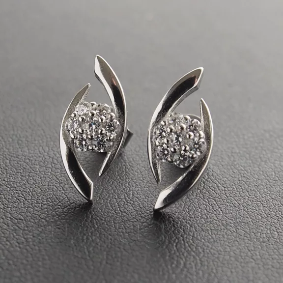 Nagy Cirkónia fülbevaló szirmos foglalattal