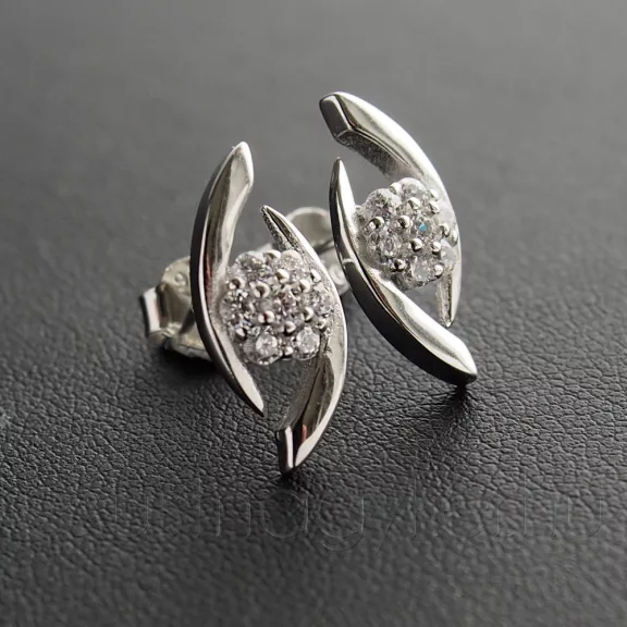 Nagy Cirkónia fülbevaló szirmos foglalattal