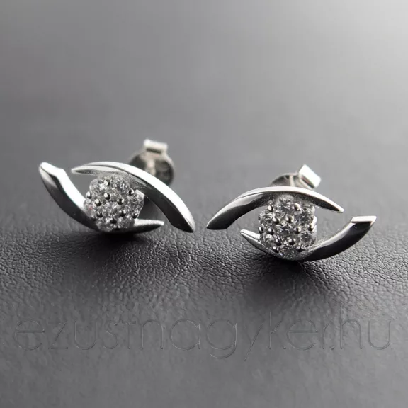 Nagy Cirkónia fülbevaló szirmos foglalattal