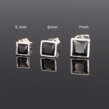 Fekete négyzet butonos cirónia fübevaló - 5x5 mm