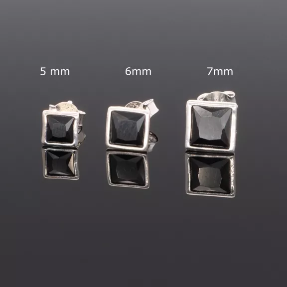 Fekete négyzet butonos cirónia fübevaló - 6x6 mm