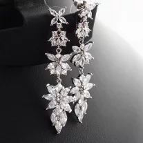 Köves alkalmi fülbevaló - négy virág