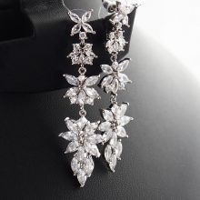 Köves alkalmi fülbevaló - négy virág