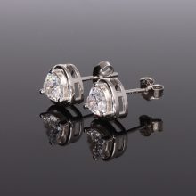 Szív cirkónia köves fülbevaló, karmos foglalattal