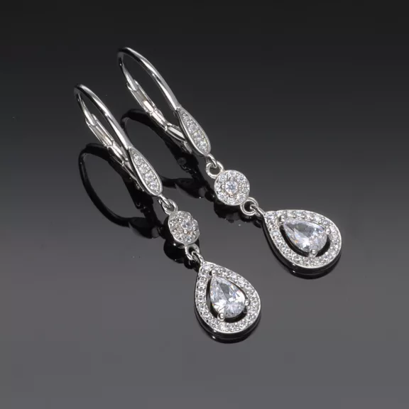 Patentzáras-lógós csepp cirkónia fülbevaló