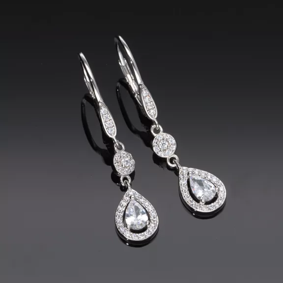 Patentzáras-lógós csepp cirkónia fülbevaló