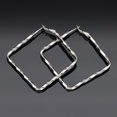 Nagy csavart-szögletes fülbevaló 