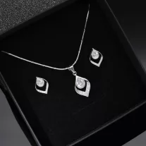   "Kála" csepp köves szett - vésett kígyó láncon