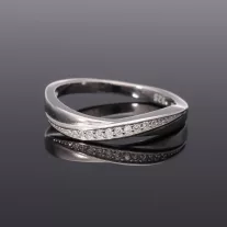 Cirkónia köves gyűrű navett