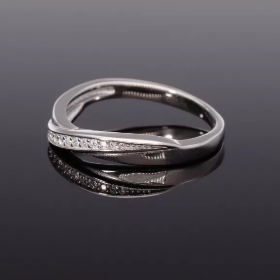 Cirkónia köves gyűrű navett