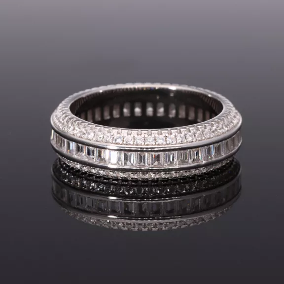 Körkörsen köves ezüst gyűrű