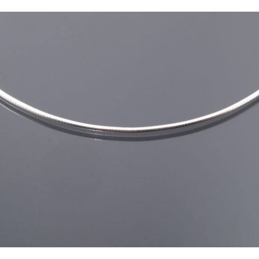 Félmerev Ezüst Nyaklánc