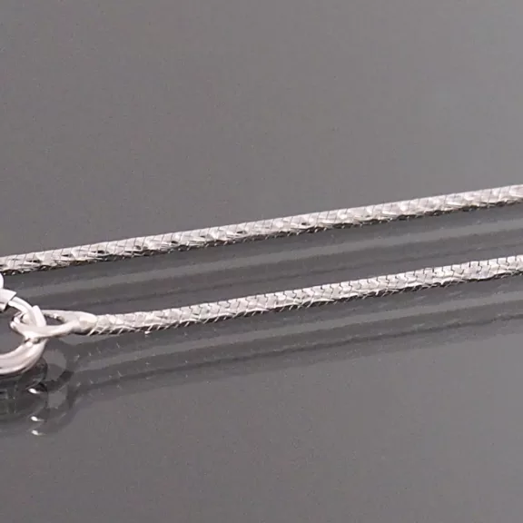 Ezüst Kígyólánc, sűrűn vésett, 0,8-1mm vastag