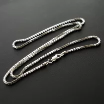 "Medium" Ezüst Kockalánc - 2 mm vastag, tömör