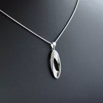 Csavart ovál medál és fülbevaló szett