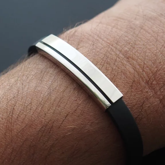 Ezüst betétes Kaucsuk Karkötő - görög vésett mintával