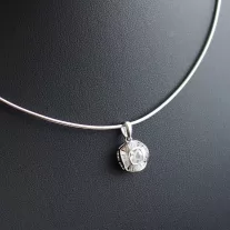 Napsugár medál félmerev Ezüst láncon