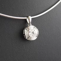 Napsugár medál félmerev Ezüst láncon