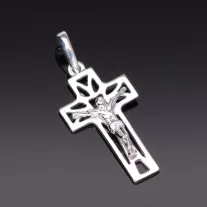 Modern kereszt medál feszülettel
