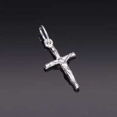 Kicsi kereszt medál feszülettel