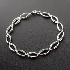 Áttört mintás navett szemes 925 ezüst karkötő ugró zárral, 17–20 cm-es méretben