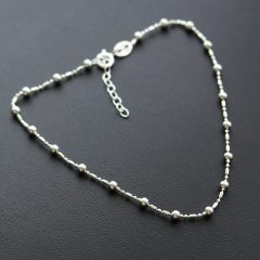 Szakaszos bogyós bokalánc