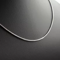 Rugalmas, ródiumozott 925 ezüst kígyólánc 1,6 mm vastagságban, különböző méretekben
