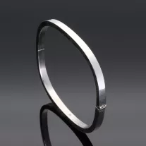 Kerekített négyzetes ezüst karperec