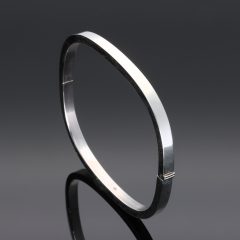 Kerekített négyzetes ezüst karperec