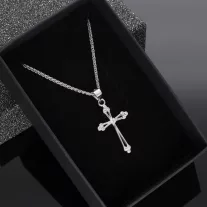   Filigrán köves kereszt medál vékony barbara ezüst nyakláncon
