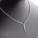 Sorköves Ypszilon ezüst nyakék, elegáns alkalmi női ékszer, amely kiemeli a dekoltázst és látványosan csillog különleges eseményeken