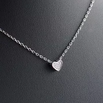 Teli köves Szív medál nyakláncon