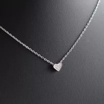 Teli köves Szív medál nyakláncon