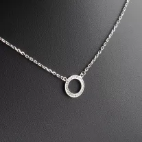 Kör-Colié medál nyakláncon