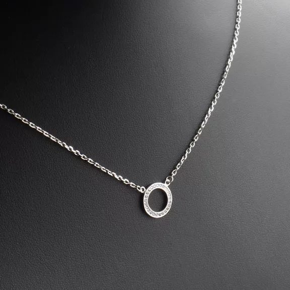 Kör-Colié medál nyakláncon