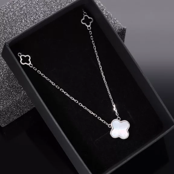 Clifford gyöngyház medál vékony anker láncon