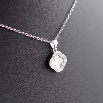 Clifford gyöngyház-cirkónia medál vékony anker láncon