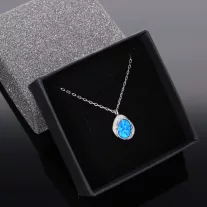 Aszimmetrikus Opál medál vékony anker láncon-kék