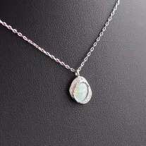 Aszimmetrikus Opál medál vékony anker láncon-fehér