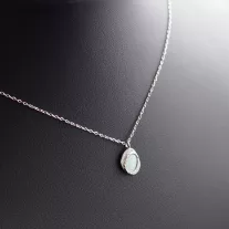 Aszimmetrikus Opál medál vékony anker láncon-fehér