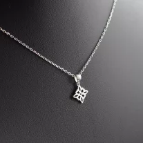 Kelta mintás medál nyakláncon