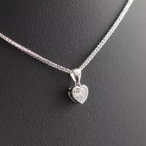 Cirkónia szív medál csillámfényes Barbara nyakláncon