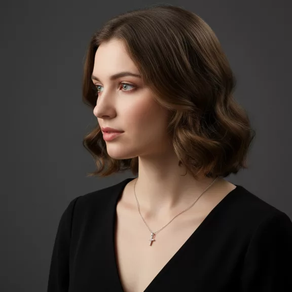 Kicsi kereszt medál cirkónia kövekkel