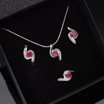 Ölelés Rubin köves Ezüst garnitúra